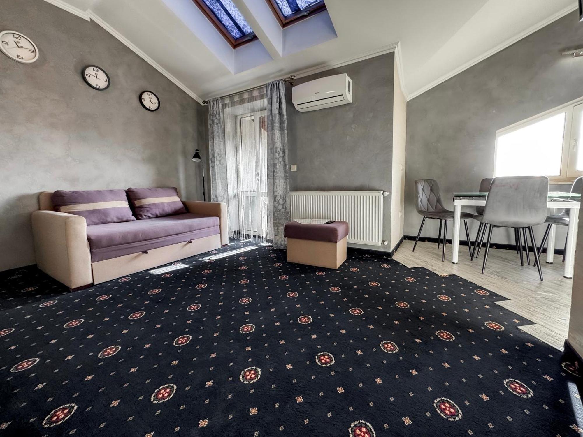 Apartments On Zaliznychna 49 Ivano-Frankivsk Luaran gambar