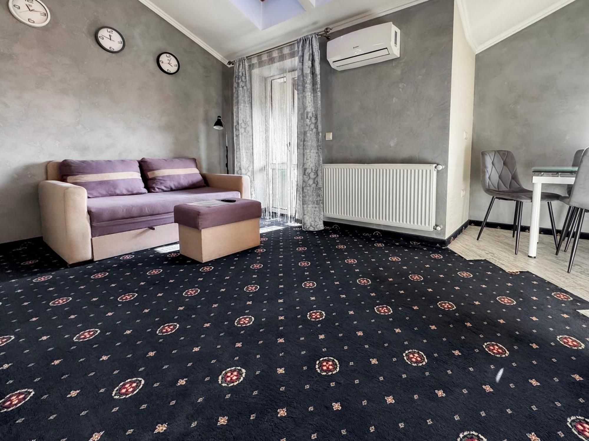 Apartments On Zaliznychna 49 Ivano-Frankivsk Luaran gambar