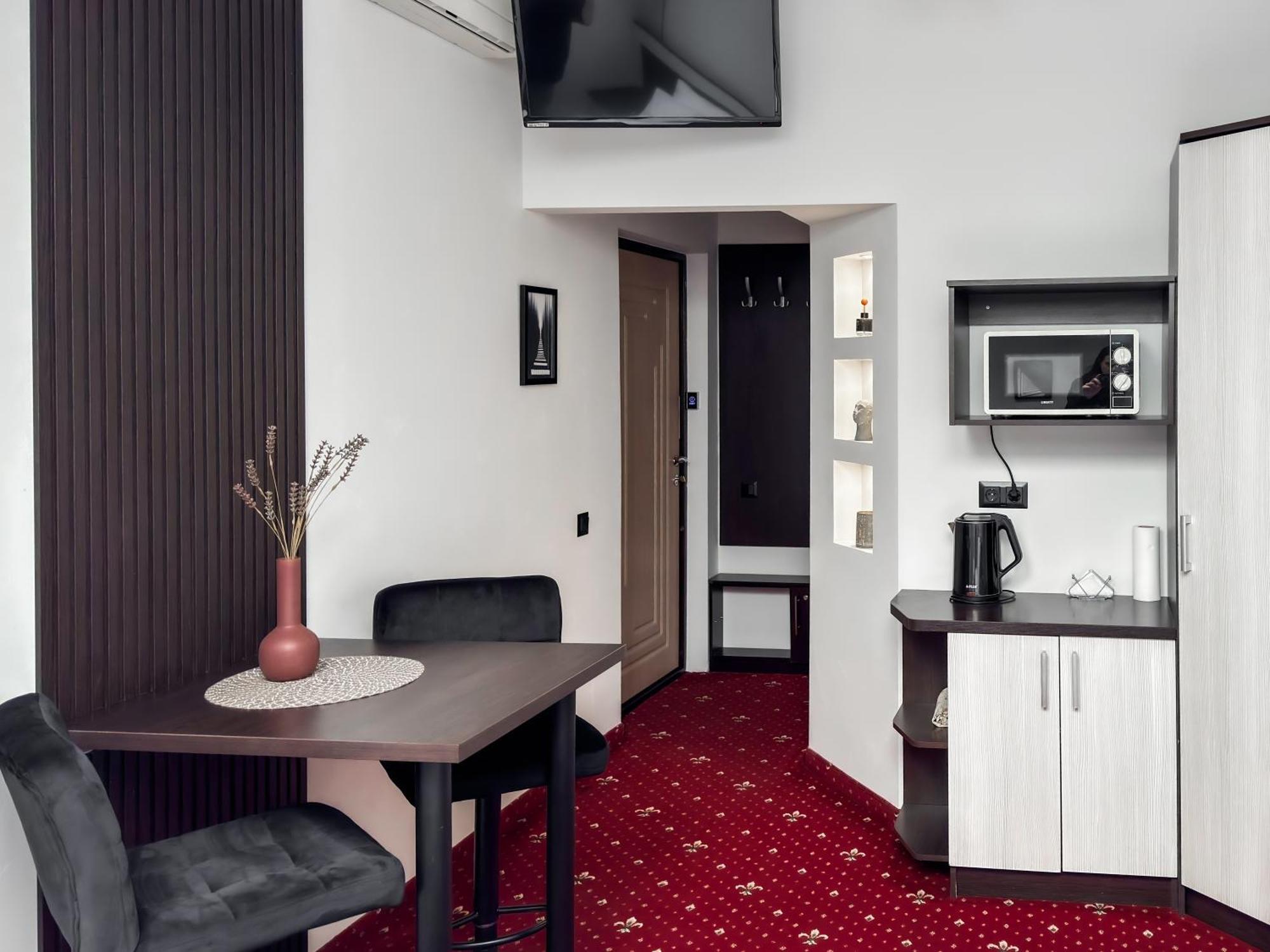 Apartments On Zaliznychna 49 Ivano-Frankivsk Luaran gambar