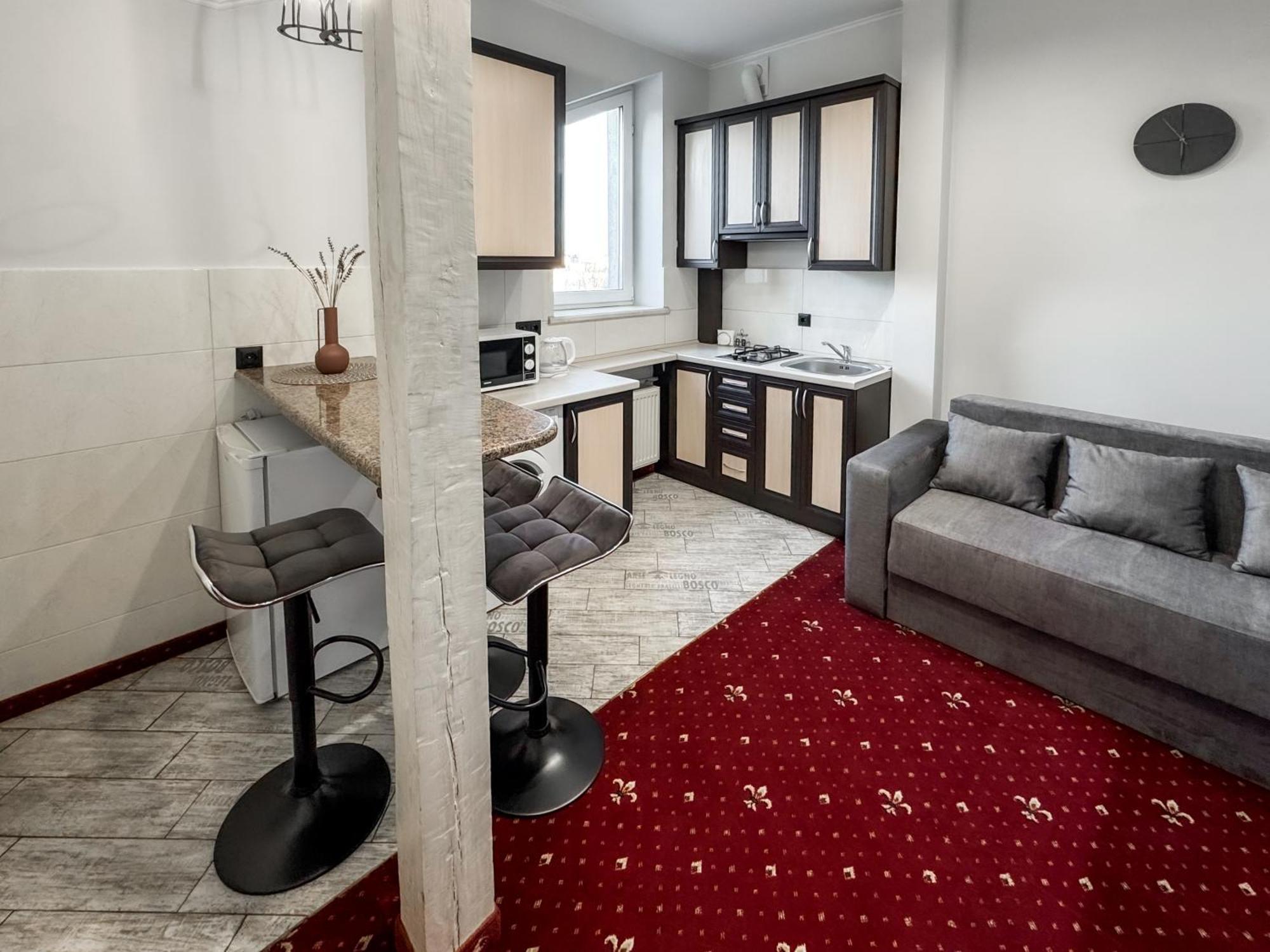 Apartments On Zaliznychna 49 Ivano-Frankivsk Luaran gambar