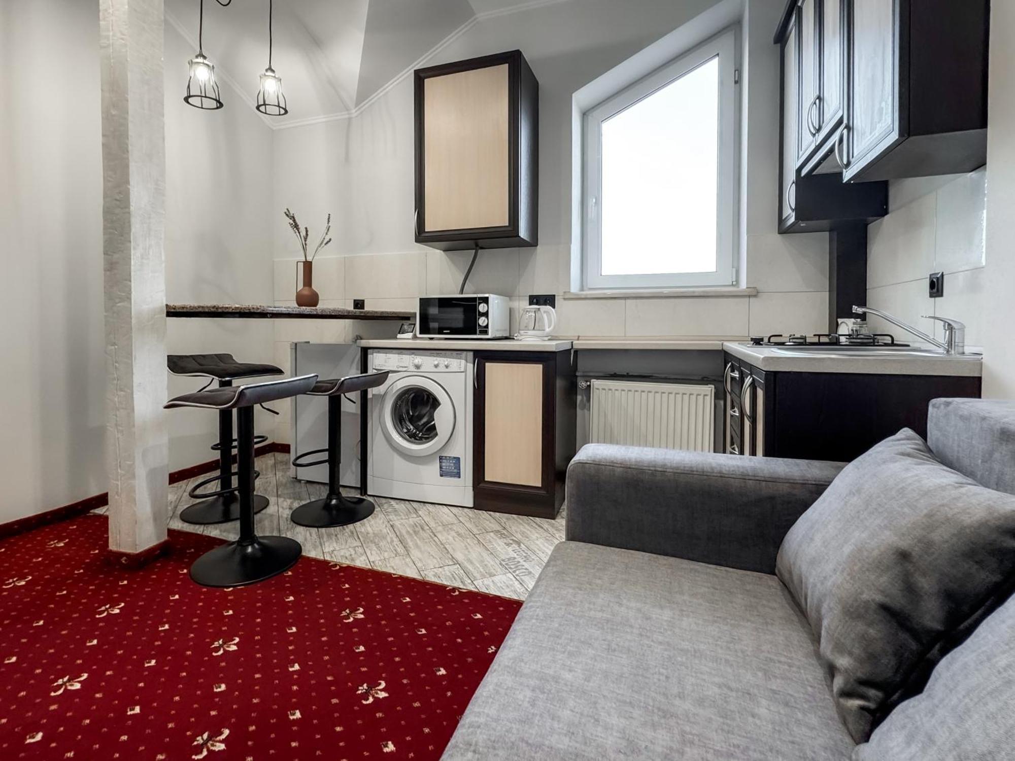 Apartments On Zaliznychna 49 Ivano-Frankivsk Luaran gambar