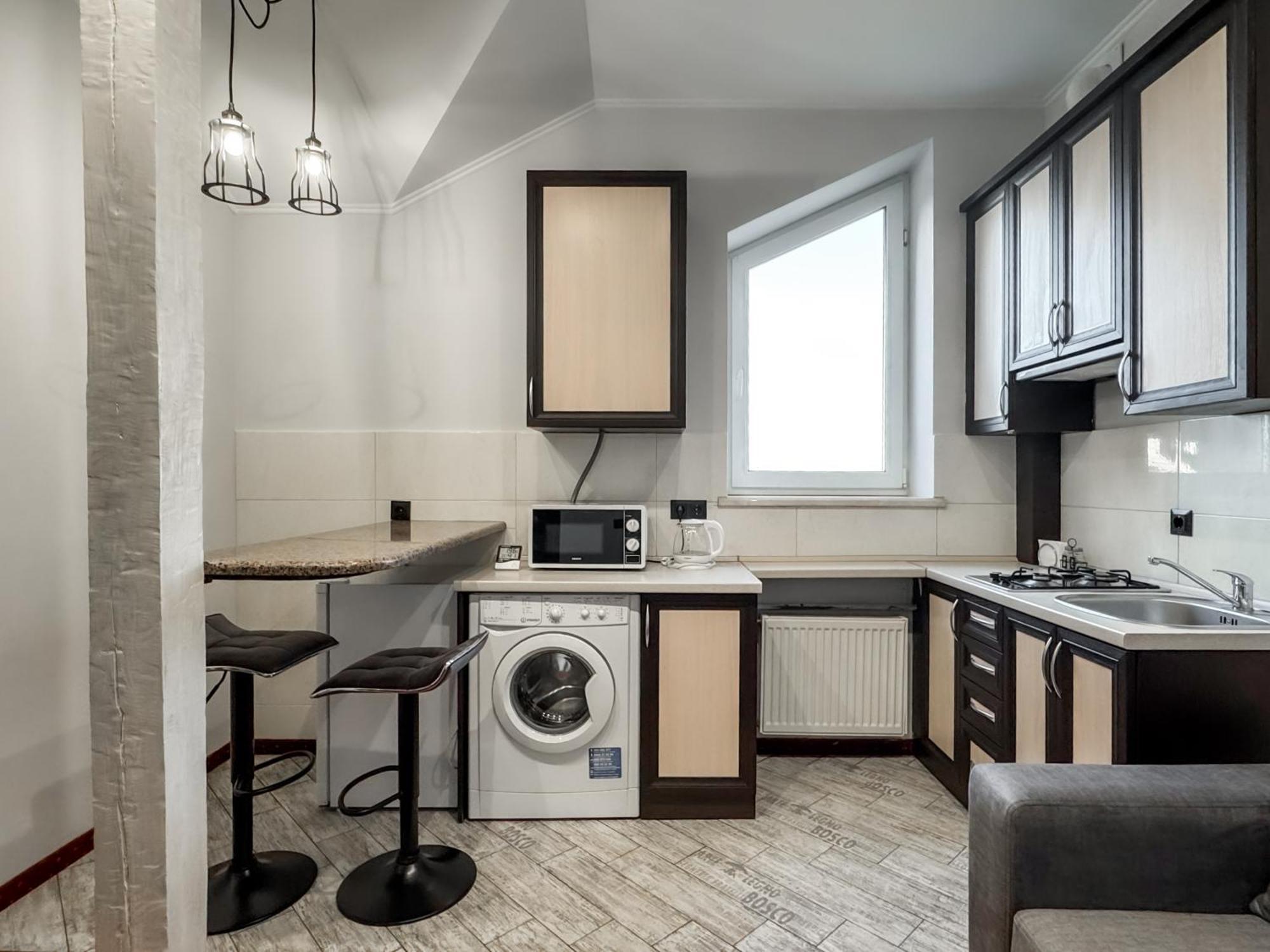 Apartments On Zaliznychna 49 Ivano-Frankivsk Luaran gambar